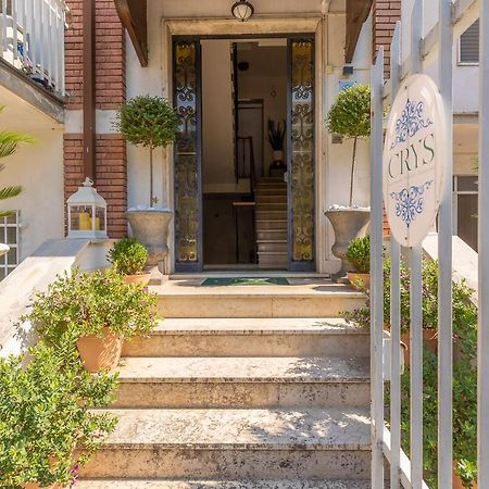 Crys: Apartments, Holiday, Business, Verde Верона Екстериор снимка