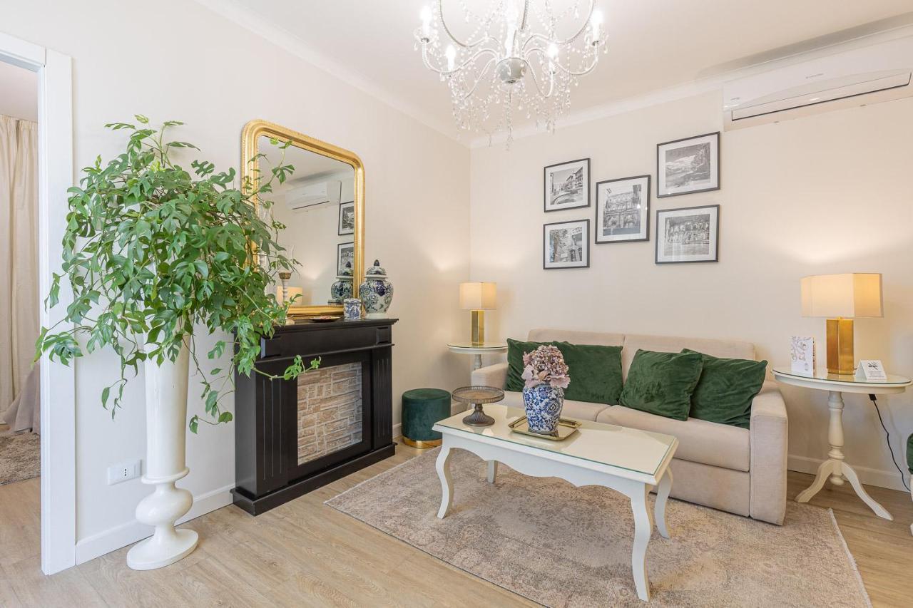 Crys: Apartments, Holiday, Business, Verde Верона Екстериор снимка