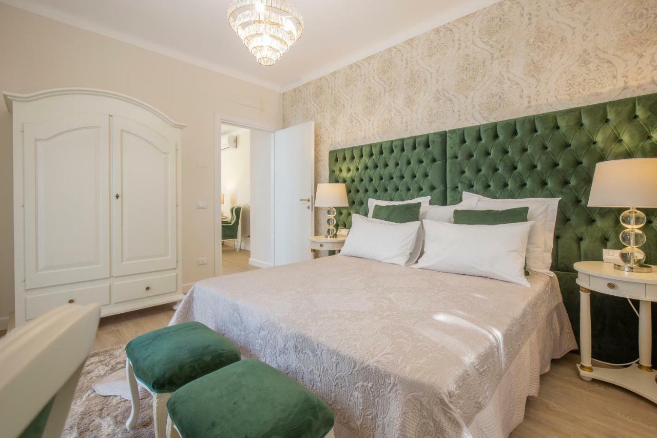 Crys: Apartments, Holiday, Business, Verde Верона Екстериор снимка