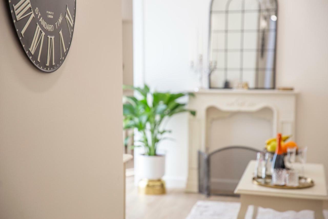Crys: Apartments, Holiday, Business, Verde Верона Екстериор снимка