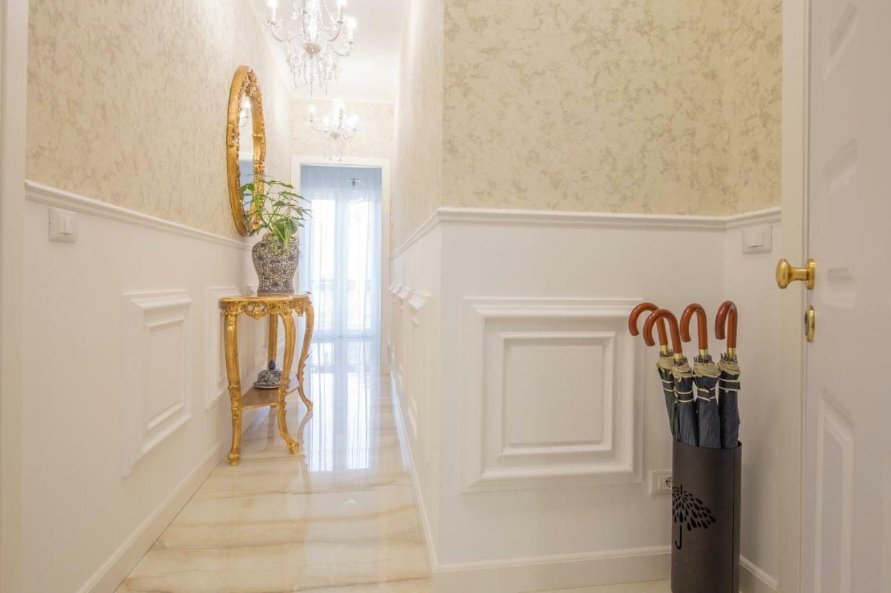 Crys: Apartments, Holiday, Business, Verde Верона Екстериор снимка