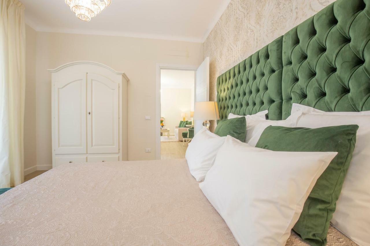 Crys: Apartments, Holiday, Business, Verde Верона Екстериор снимка