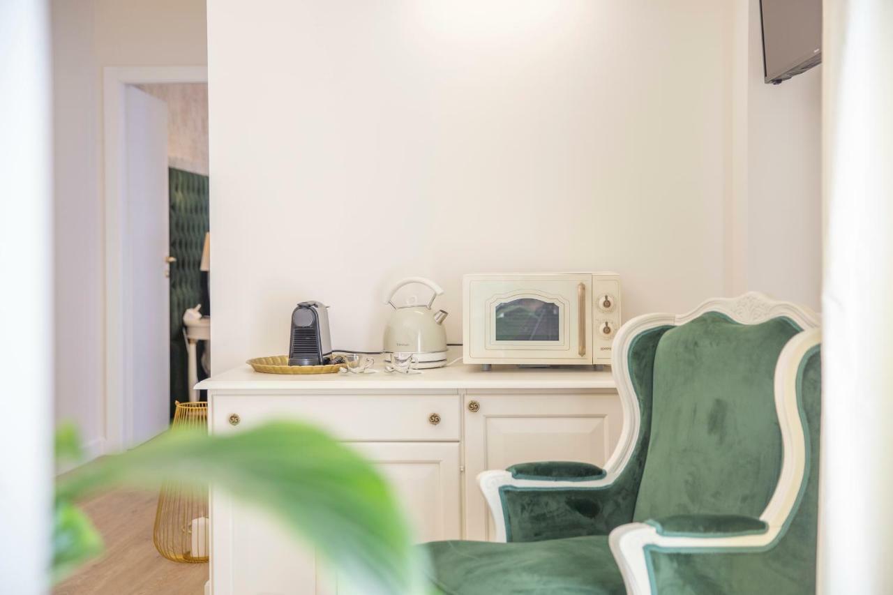 Crys: Apartments, Holiday, Business, Verde Верона Екстериор снимка
